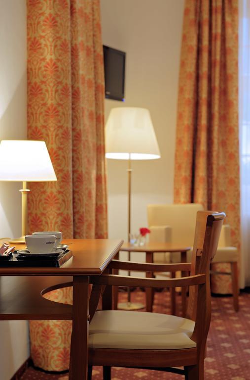 Hotel Hofgut Sternen - Wohnen In Kunst Und Kultur Breitnau Exterior foto