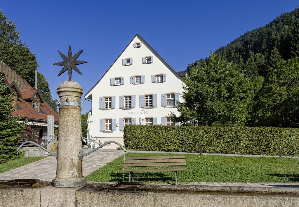Hotel Hofgut Sternen - Wohnen In Kunst Und Kultur Breitnau Exterior foto